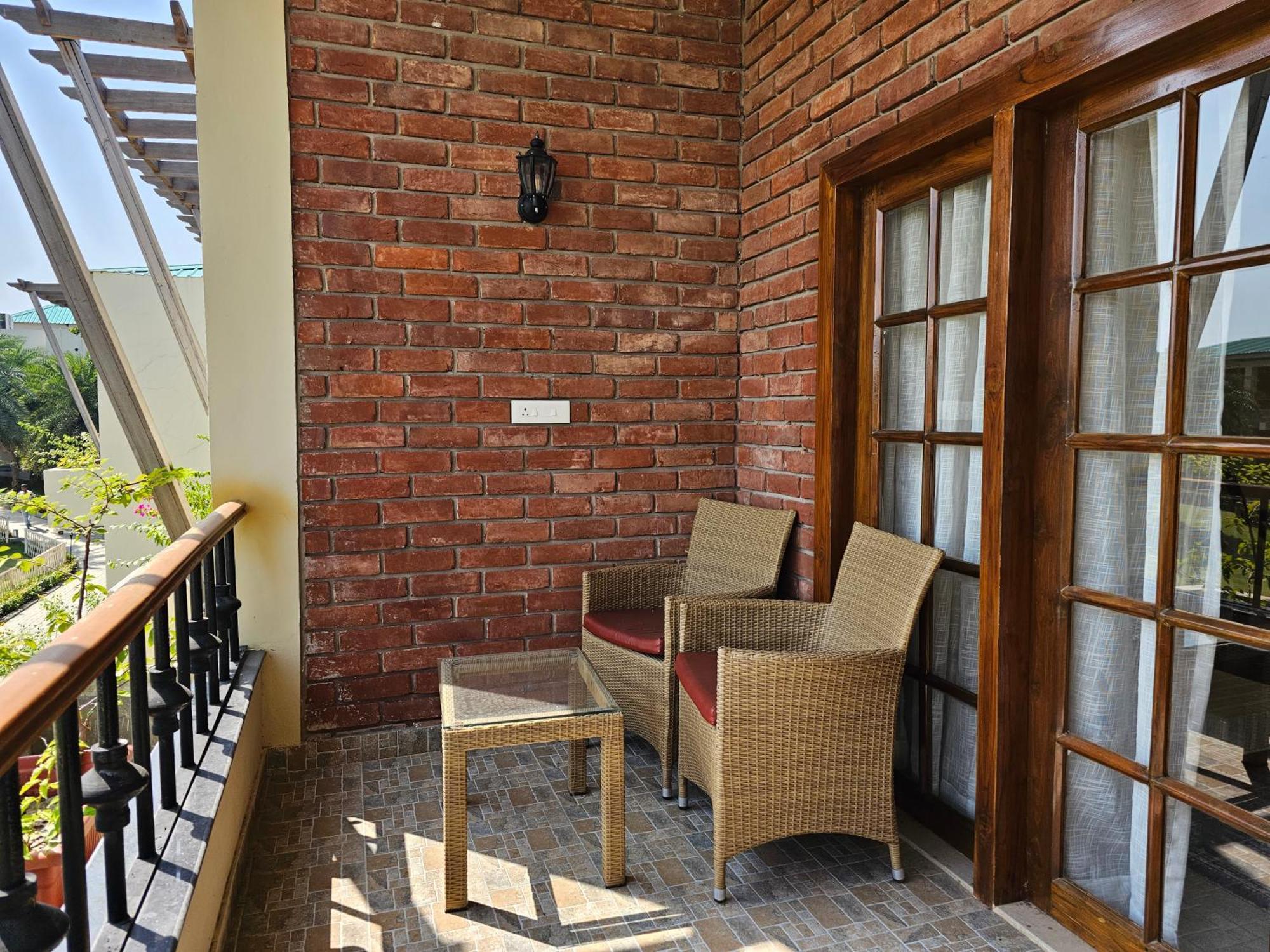 The Creek Boutique Resort & Spa 博尔普尔 外观 照片