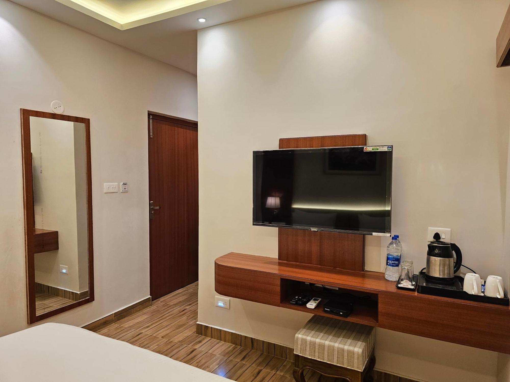 The Creek Boutique Resort & Spa 博尔普尔 外观 照片